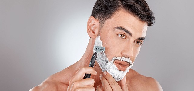 Cosmética masculina antes y después del afeitado: productos imprescindibles