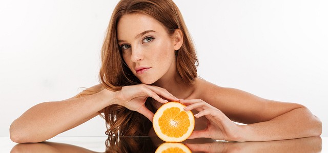 Descubre para qué sirve realmente la vitamina C en la cara