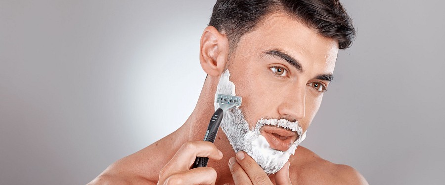 Cosmética masculina antes y después del afeitado: productos imprescindibles