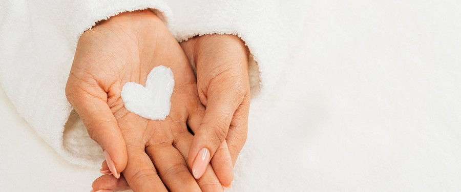 ¿Cuál es una buena rutina de cuidado de las manos?